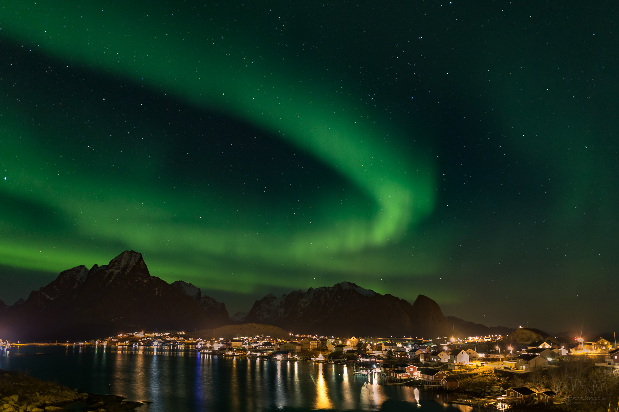 Reine-Lofoten-Nordlicht-Polarnacht.jpg#asset:1504